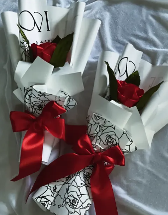 Botanical Sketch Twin Rose Bouquet Set